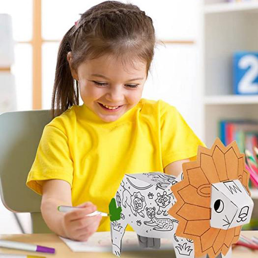 ¿Cuál es el significado de alentar a los niños a jugar con juguetes educativos de bricolaje?